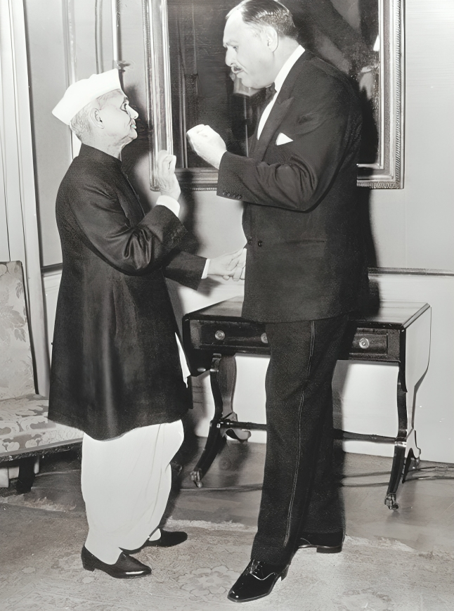 Indian PM Lal Bahadur Shastri & Pakistan President Ayub Khan signed a peace agreement in former Soviet city of Tashkent